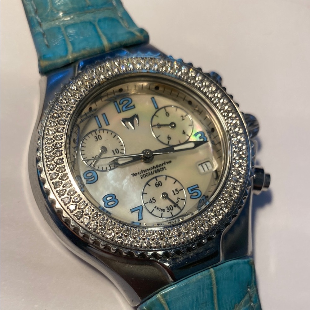 Technomarine real diamonds Silver and Blue Smartwatch with Chronograph